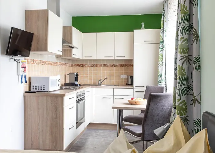 瓦得豪斯伊格斯酒店 *